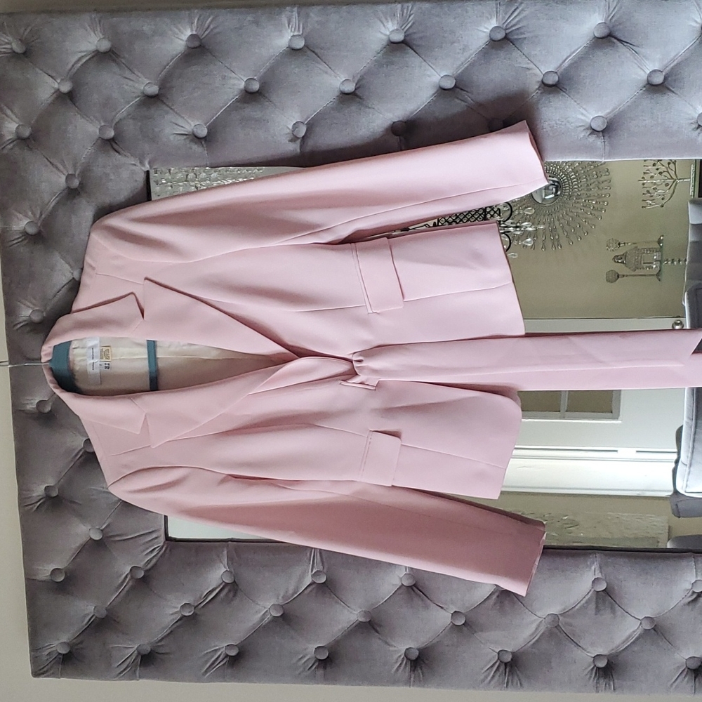 Light pink size 4 Zara blazer with front tie.